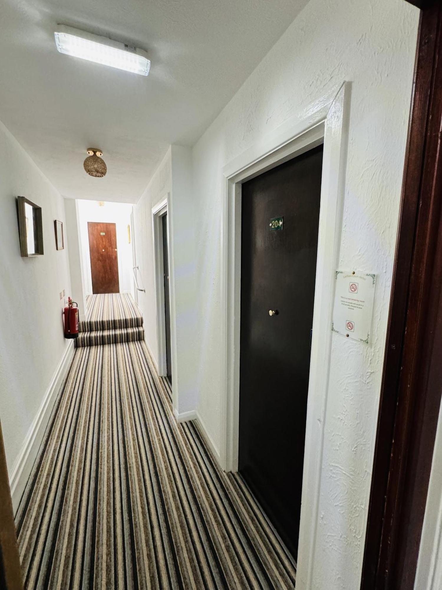 Carlton Court Hotel Истбурн Экстерьер фото